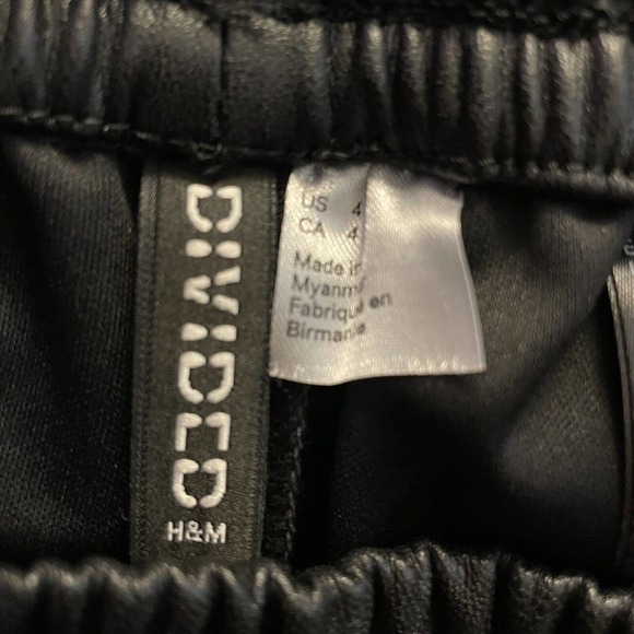 H&M Divided Pants Women Size 4 Black Vegan Faux Leather Jogger Pockets Drawstr… - Picture 5 of 8